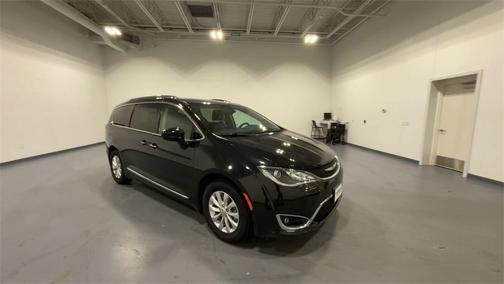 2019 Chrysler Pacifica Touring-L