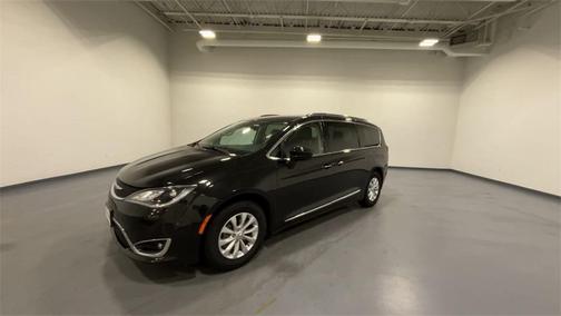 2019 Chrysler Pacifica Touring-L