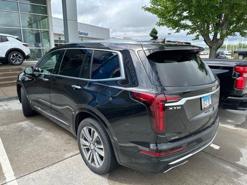 Black 2022 Cadillac XT6 Premium Luxury AWD