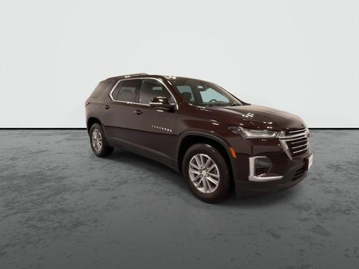Red 2023 Chevrolet Traverse LT Cloth