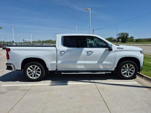 White 2022 Chevrolet Silverado 1500 Limited LTZ