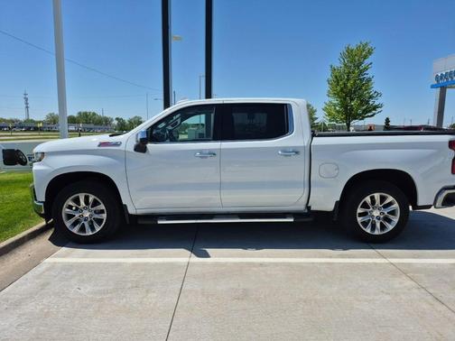 White 2022 Chevrolet Silverado 1500 Limited LTZ