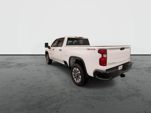 White 2026 Chevrolet Silverado 2500 Custom