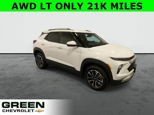 White 2025 Chevrolet Trailblazer LT