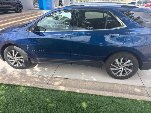 Blue 2022 Chevrolet Equinox Premier