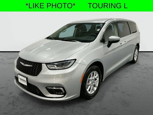 2023 Chrysler Pacifica Touring-L