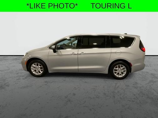 2023 Chrysler Pacifica Touring-L
