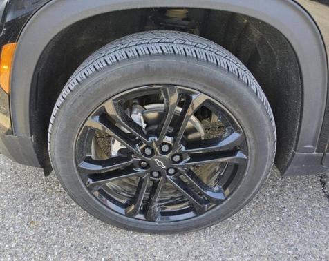 Black 2025 Chevrolet Traverse LT