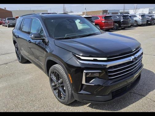 Black 2025 Chevrolet Traverse LT