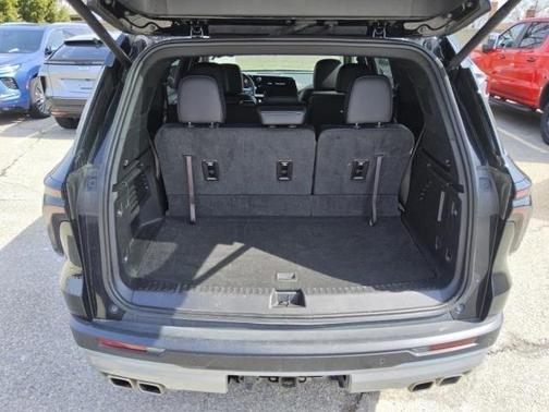 Black 2025 Chevrolet Traverse LT