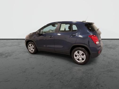 Blue 2019 Chevrolet Trax LS