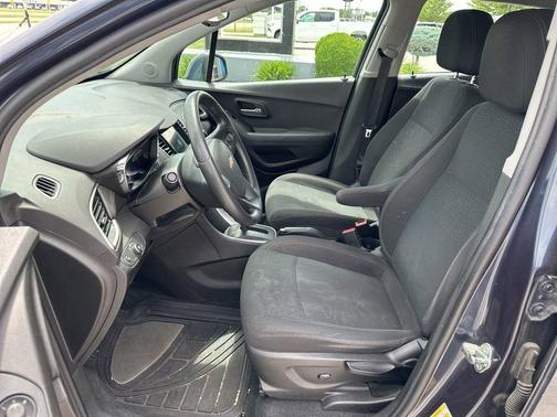 Blue 2019 Chevrolet Trax LS