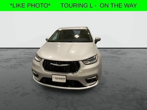 2023 Chrysler Pacifica Touring-L