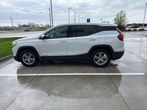 White 2020 GMC Terrain SLE