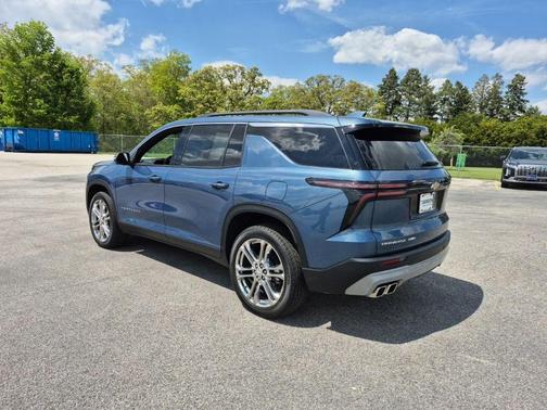Blue 2025 Chevrolet Traverse LT