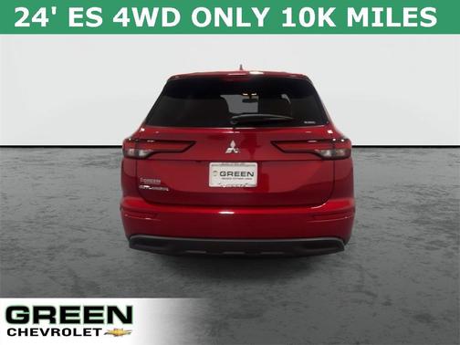 2024 Mitsubishi Outlander ES