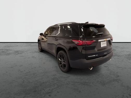 Black 2023 Chevrolet Traverse LT Cloth