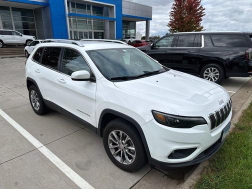 White 2019 Jeep Cherokee Latitude Plus