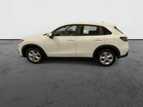 White 2024 Honda HR-V LX