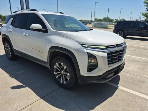 White 2025 Chevrolet Equinox LT
