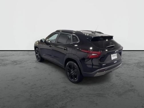 Black 2026 Chevrolet Trax ACTIV