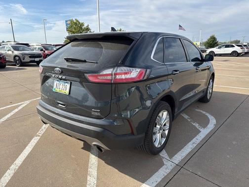 2022 Ford Edge Titanium