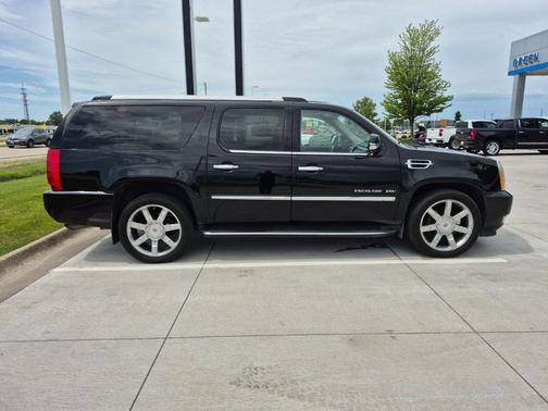 2011 Cadillac Escalade ESV Luxury
