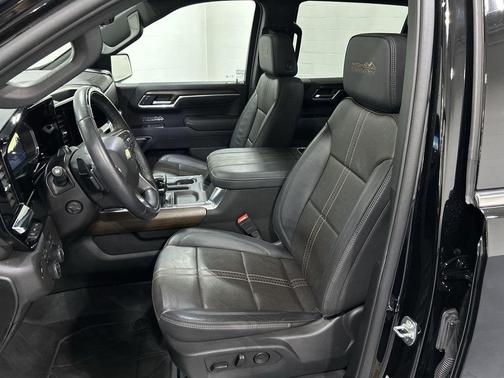 Black 2025 Chevrolet Silverado 1500 High Country