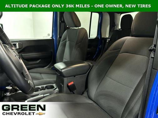 2022 Jeep Gladiator Sport