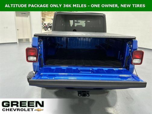 2022 Jeep Gladiator Sport