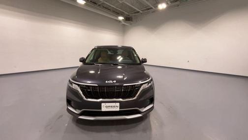 2023 Kia Carnival LX