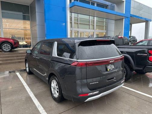 2023 Kia Carnival LX