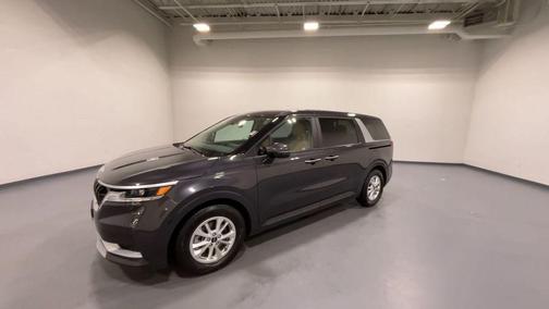 2023 Kia Carnival LX