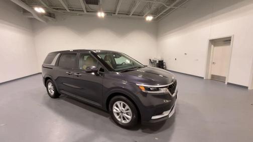 2023 Kia Carnival LX