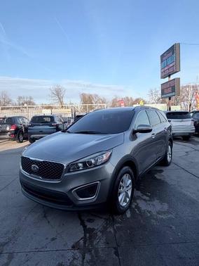 Titanium Silver 2017 Kia Sorento LX
