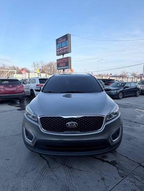 Titanium Silver 2017 Kia Sorento LX