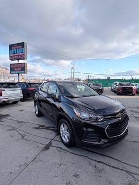Mosaic Black Metallic 2019 Chevrolet Trax LS