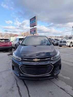 Mosaic Black Metallic 2019 Chevrolet Trax LS
