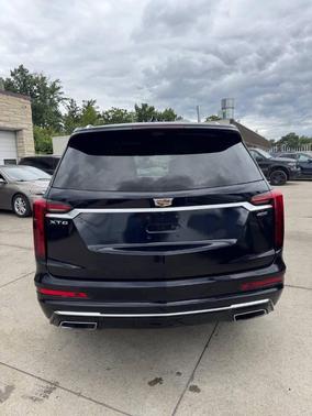 2022 Cadillac XT6 Premium Luxury FWD
