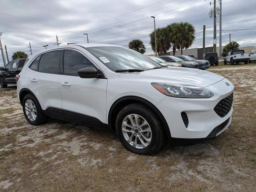 Oxford White 2022 Ford Escape SE