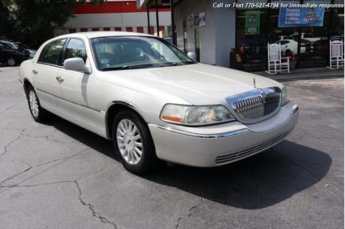 2004 Lincoln Town Car Signature