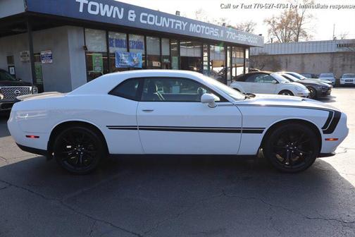 2017 Dodge Challenger SXT