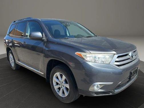 2012 Toyota Highlander SE