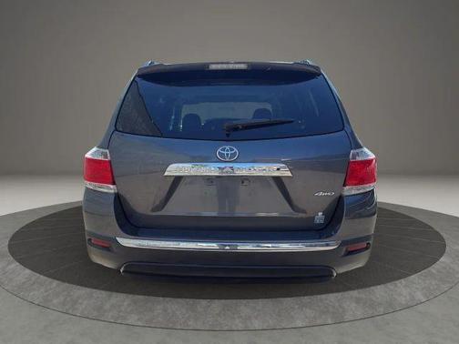 2012 Toyota Highlander SE