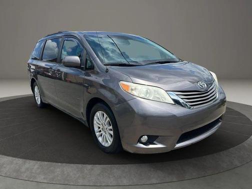 2012 Toyota Sienna XLE