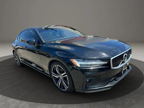 Black 2019 Volvo S60 T6 R-Design