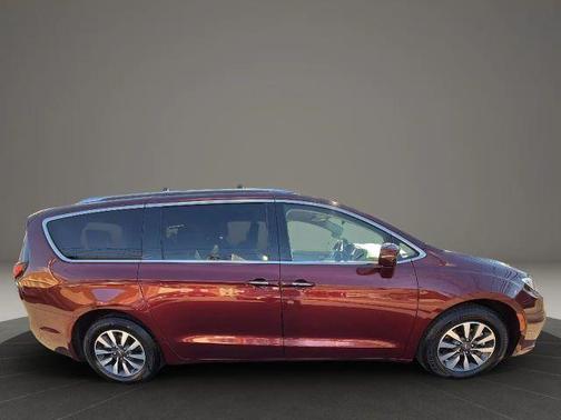 2021 Chrysler Pacifica Touring-L