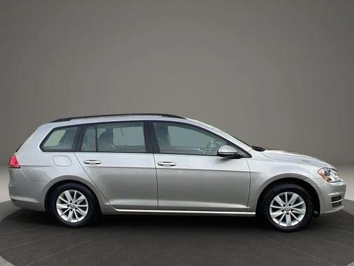 2017 Volkswagen Golf SportWagen TSI S