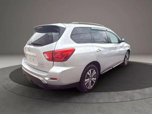 2017 Nissan Pathfinder SV