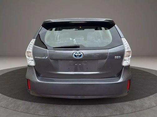 2013 Toyota Prius v Two